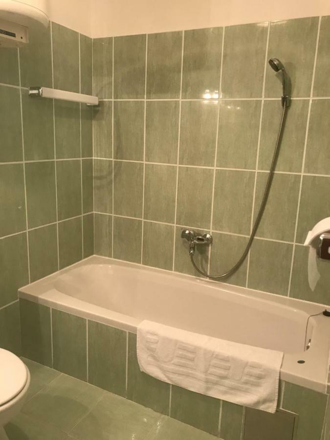 Apartment Pulić Rab Town Bagian luar foto